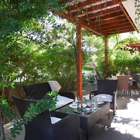 Artisan Hideaway Villa *